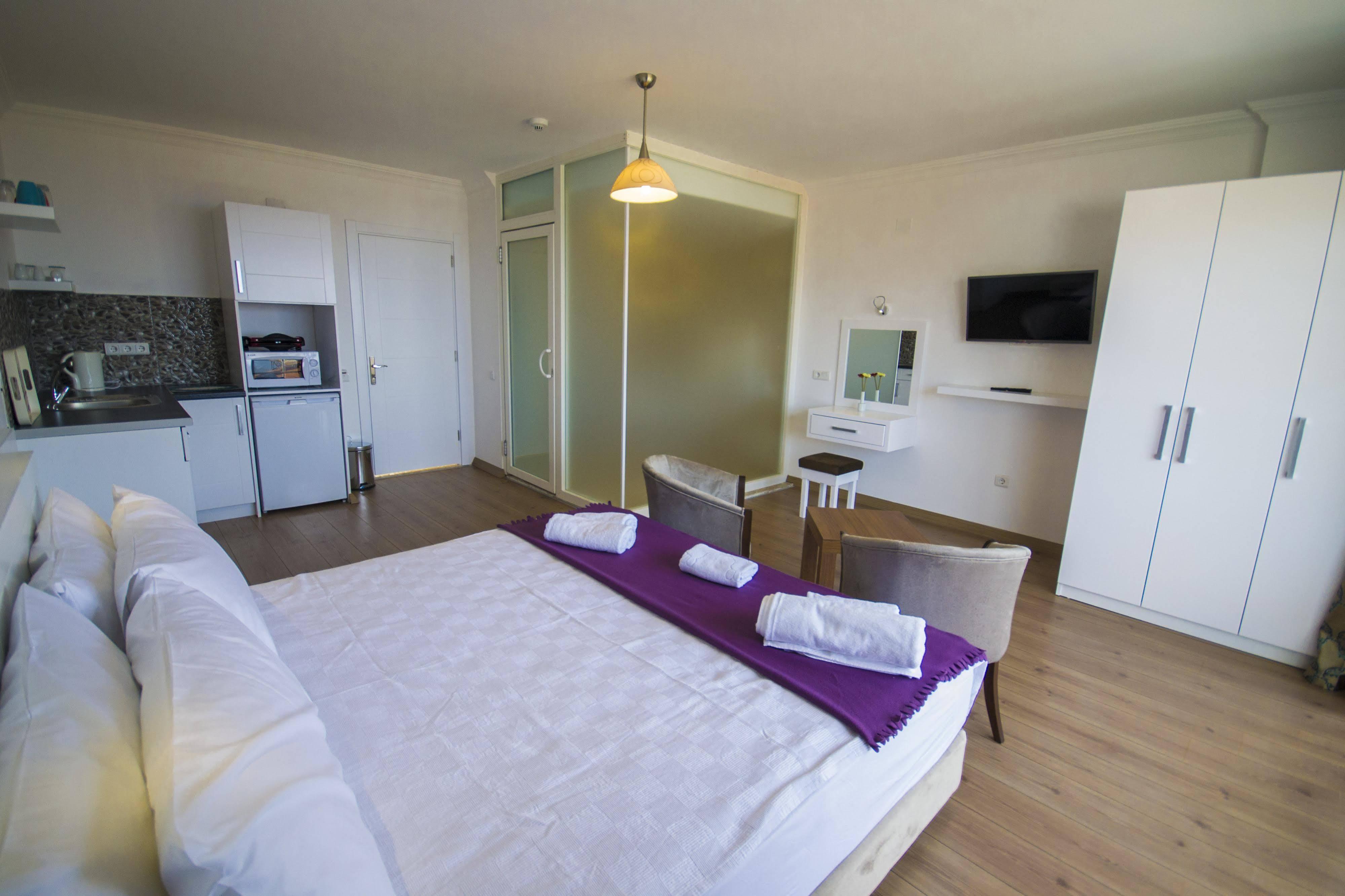 Kelebek Studio Apartments Kalkan Exteriör bild