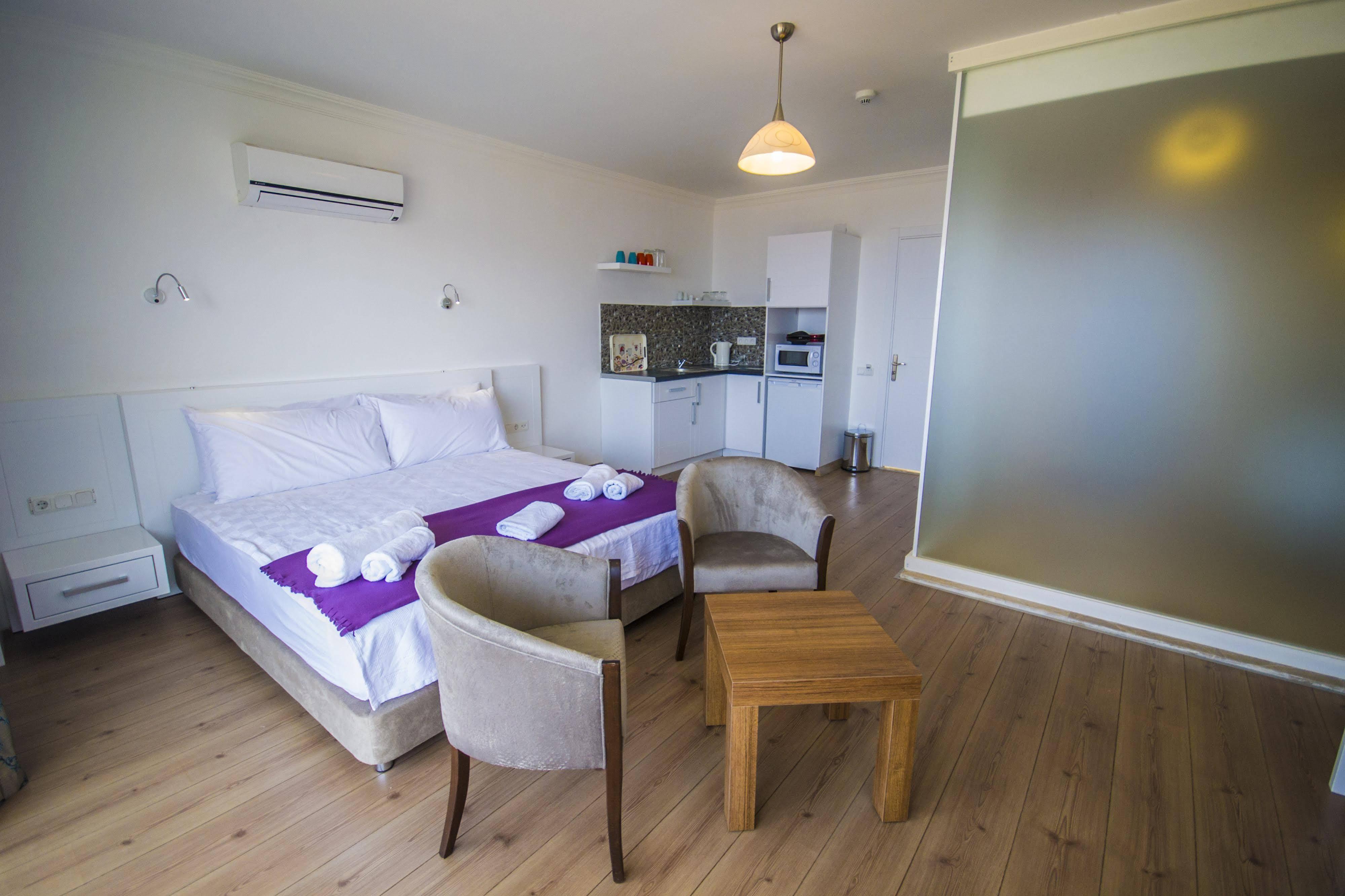 Kelebek Studio Apartments Kalkan Exteriör bild