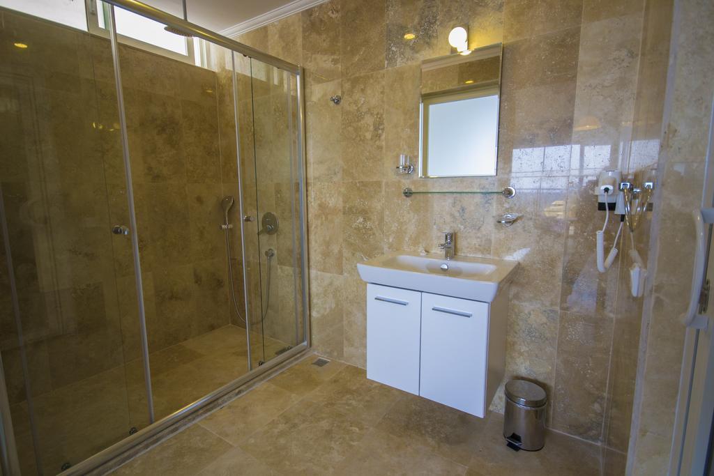 Kelebek Studio Apartments Kalkan Exteriör bild